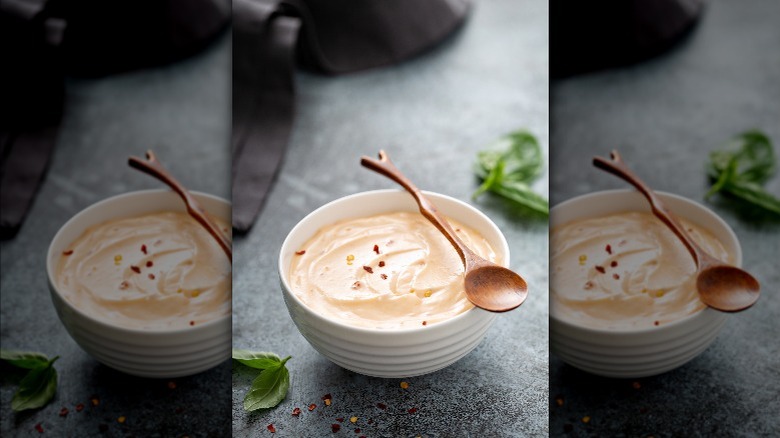 Hot sauce infused creamy dressing