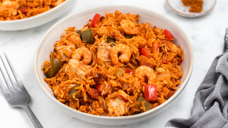 hearty jambalaya in bowl 