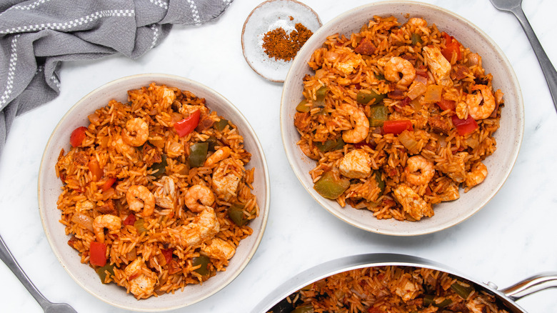 hearty jambalaya in bowl 