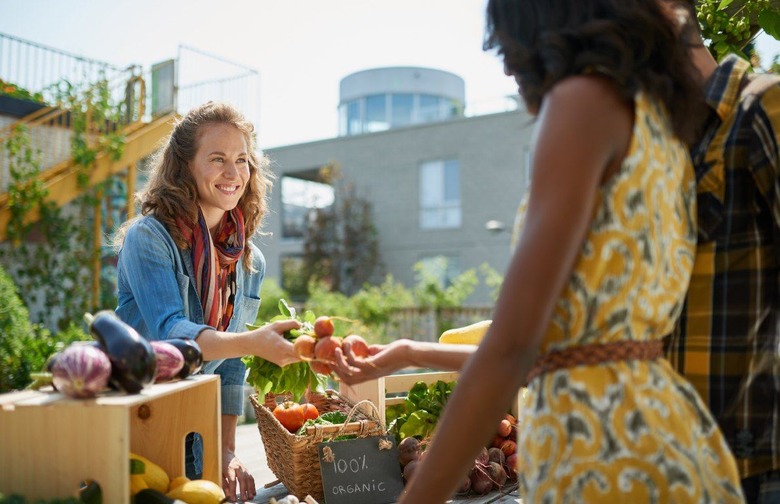 Tip: Shop Seasonally