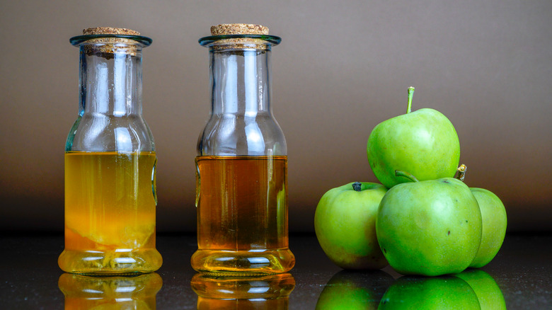 here-s-how-long-you-can-keep-a-bottle-of-apple-cider-vinegar