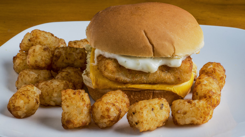 Fish sandwich with tater tots