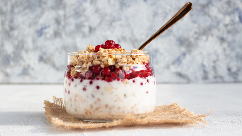 overnight oats with yogurt,