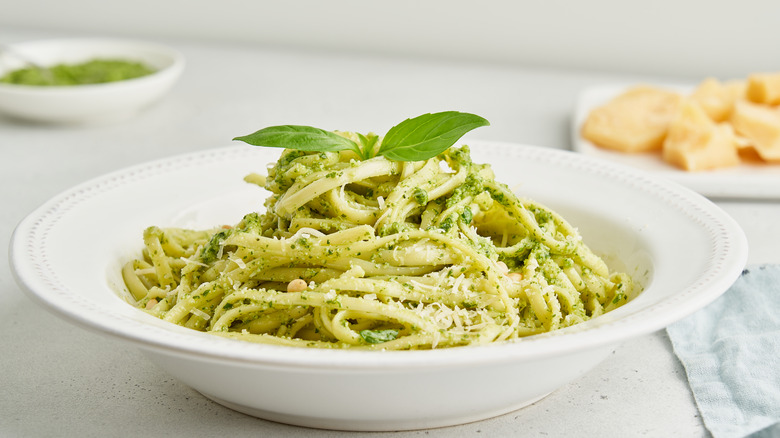 A bowl of fresh pesto pasta