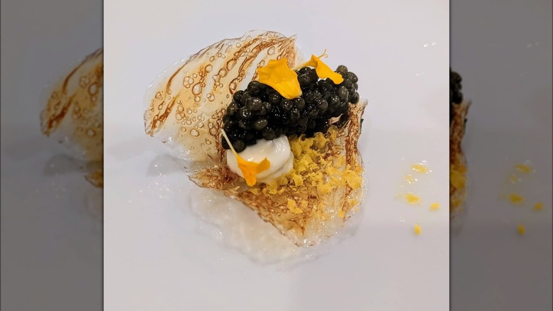 glass potato chips with caviar