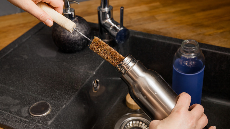 bottle brush cleaning metal bottle