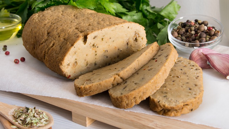 Sliced seitan loaf