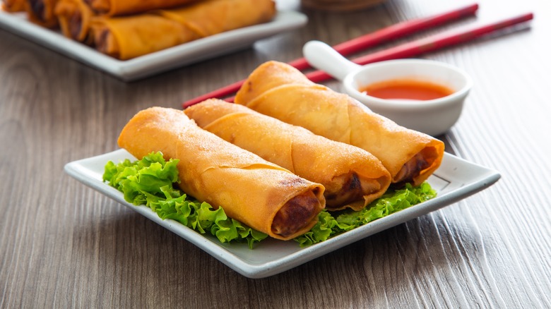 Spring rolls (eggless) with sauce