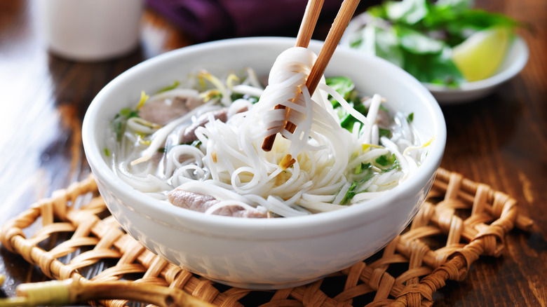 Dry Thai noodle soup