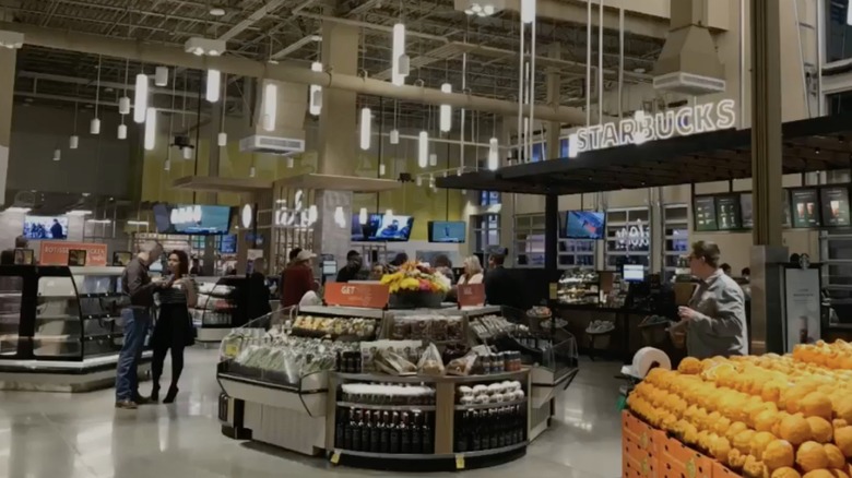 customers shopping in Albertsons produce section