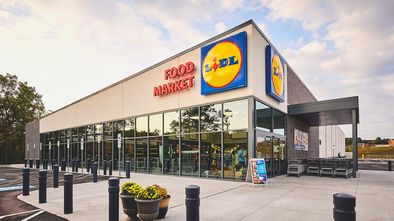 Lidl storefront and signage