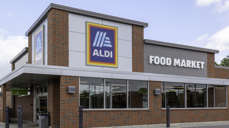 Aldi grocery store