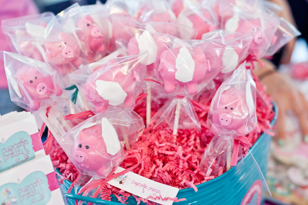 Flying Pig Cake Pops