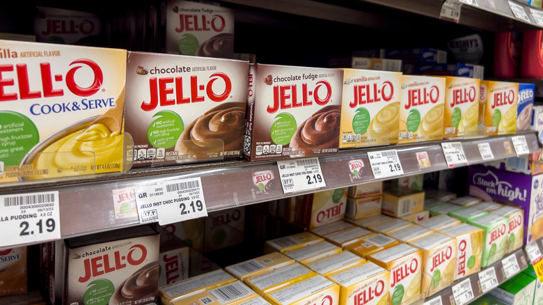 jello cook & serve pudding mixes on store shelf