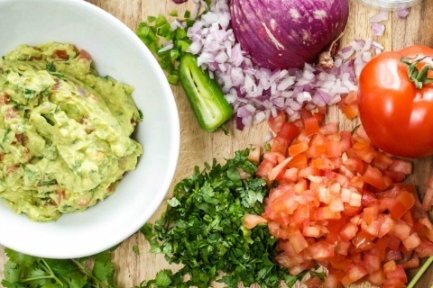 Homemade Guacamole in 4 Simple Steps