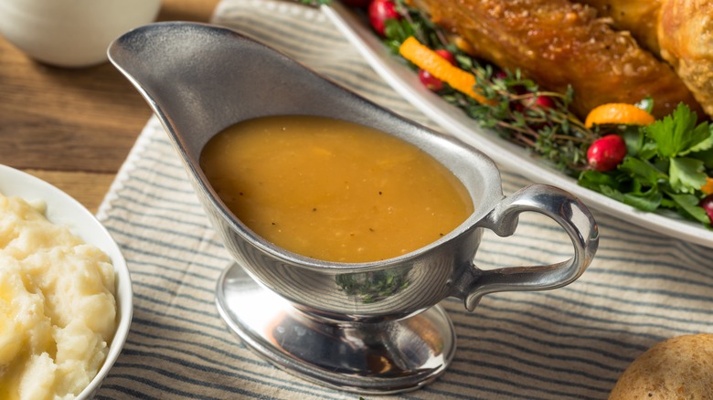 Turkey gravy in a pot