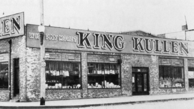 HIstoric photo of King Kullen original supermarket 
