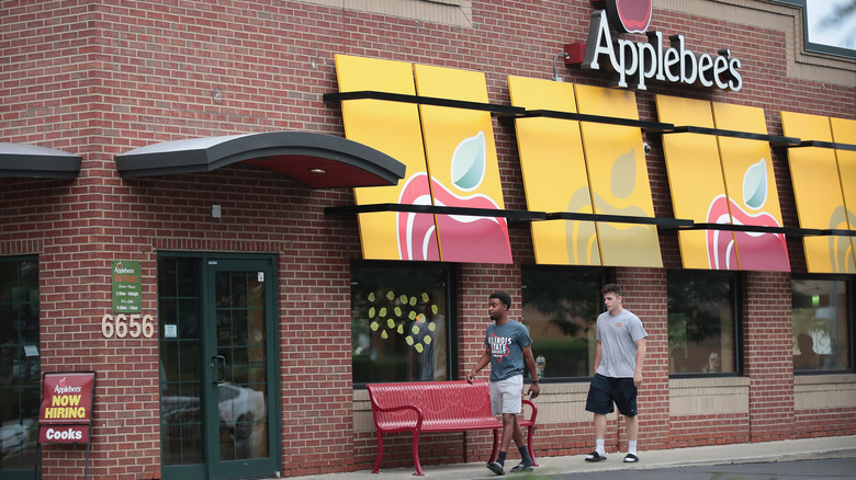 Two men walk into Applebee's