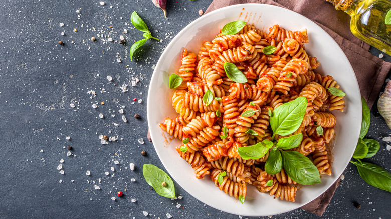 Fusilli with thick tomato sauce