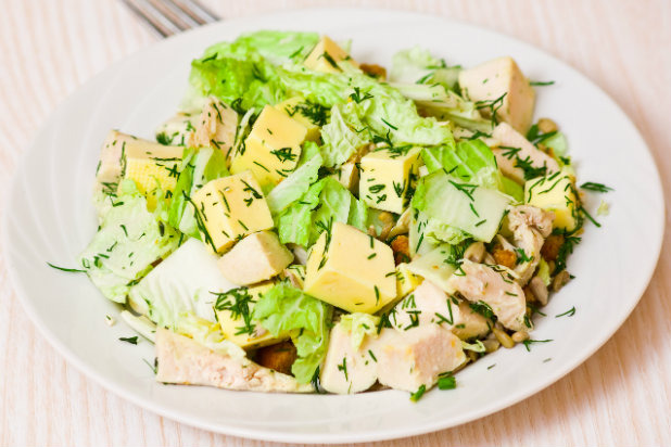 Caesar Salad (610 Calories)