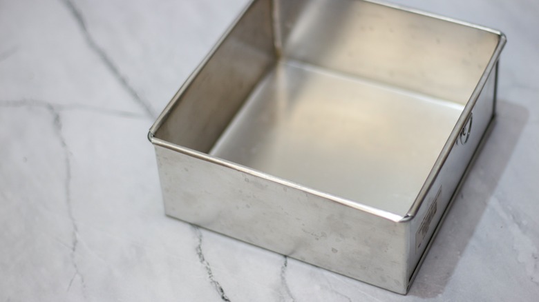 Square aluminum cake pan