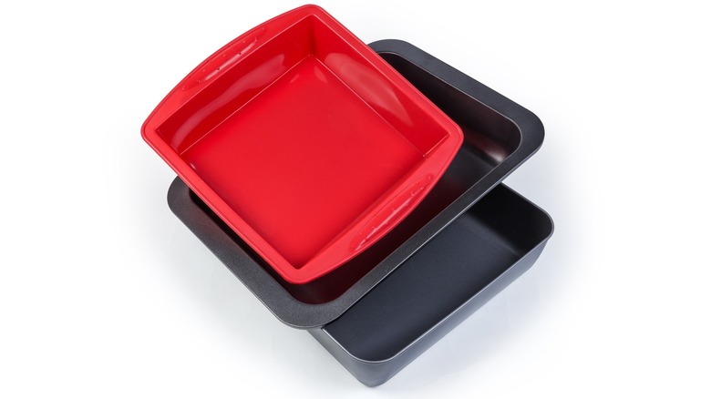 Square and rectangle cake pans