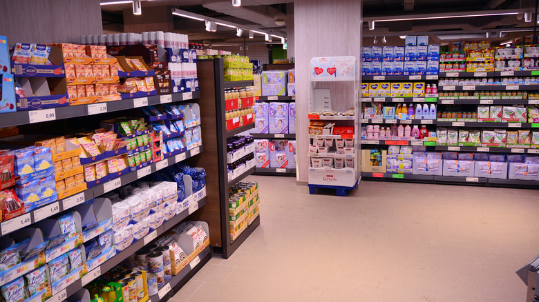 An aisle at Aldi 