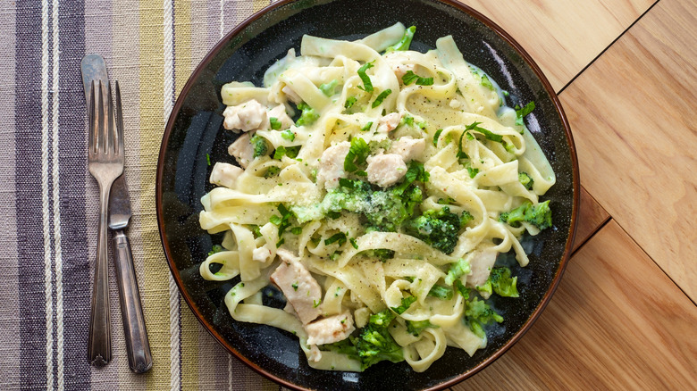 Chicken alfredo and broccoli