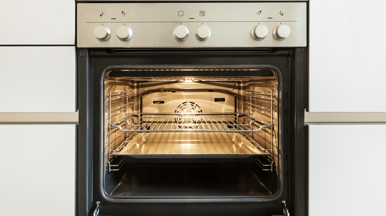 Open clean gas oven