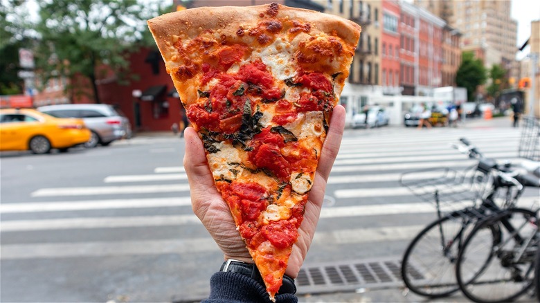 pizza new york style calories