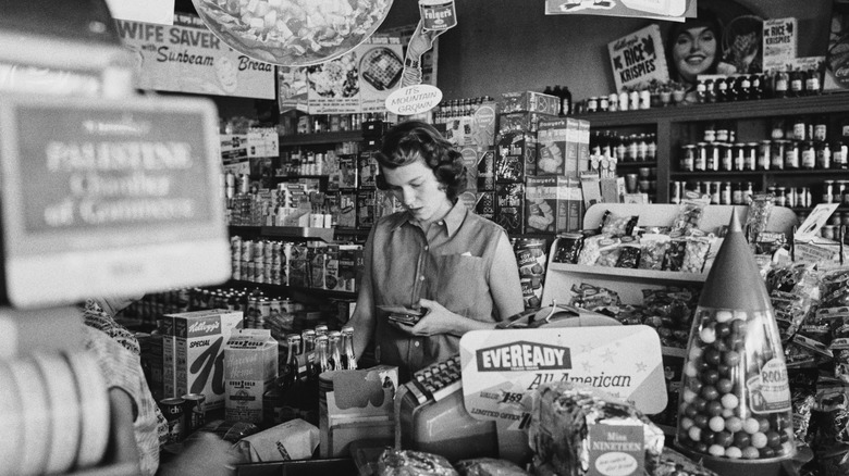 1950s woman shopping in grocery store