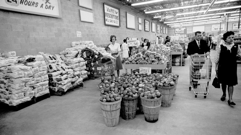 grocery store in the 1960s