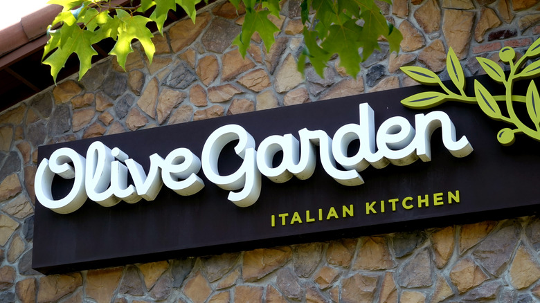 Olive Garden sign