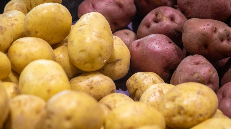 Display of waxy potatoes