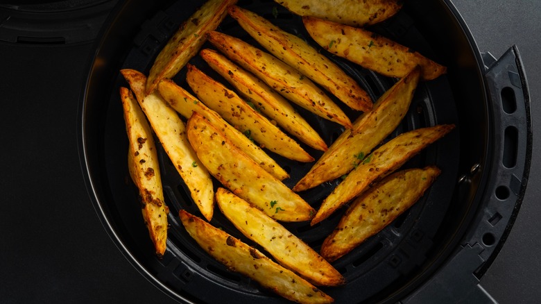 potato wedges cooked in air fryer