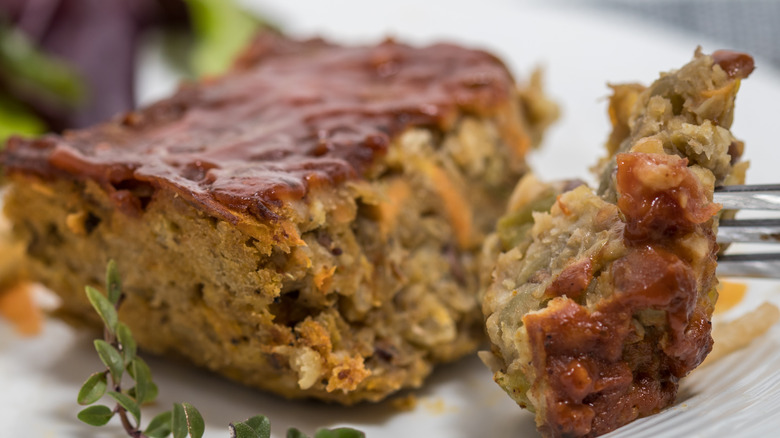 Vegan meatloaf with lentils 