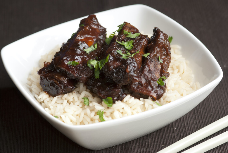 Hoisin and Garlic Country Ribs With Napa Cabbage