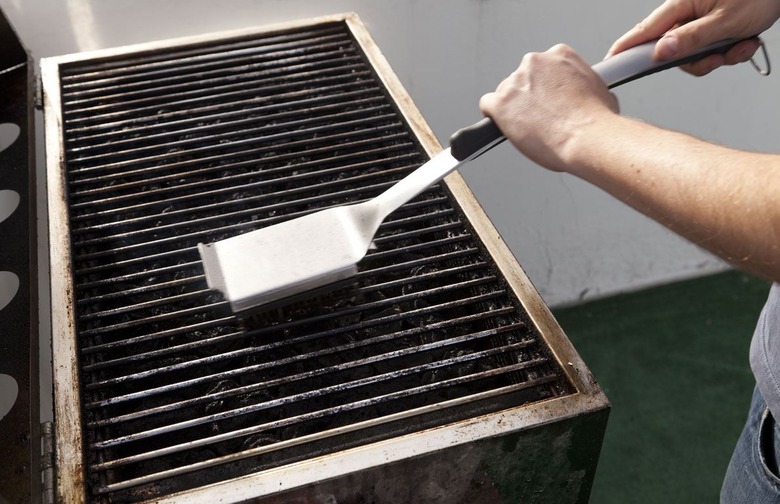 How to Clean Your Outdoor Grill in 8 Simple Steps