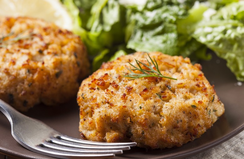 Virginia: How to cook crab cakes