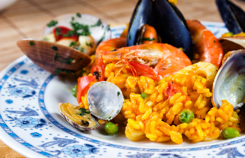 Expert Entrée: Chicken and Seafood Paella