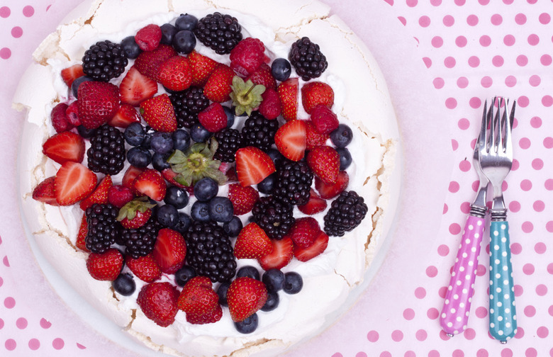 Expert Dessert: Winter Berry Pavlova