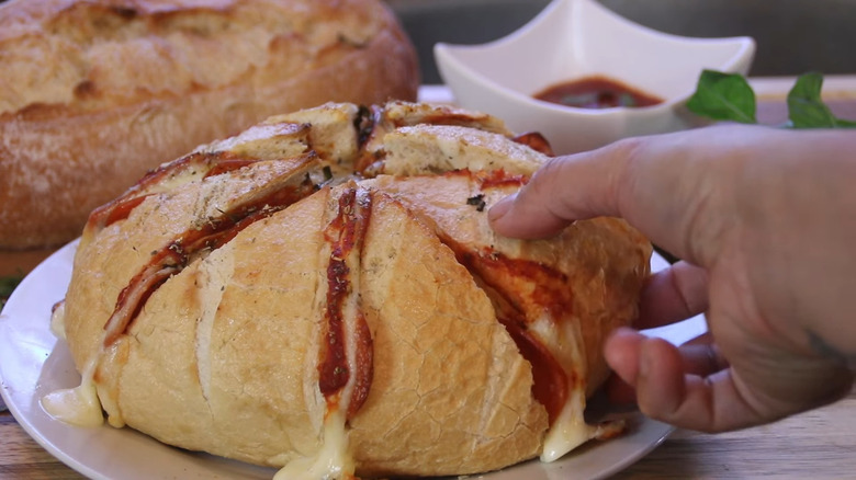 Pull-apart pizza bread