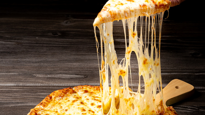 pizza cheese pull