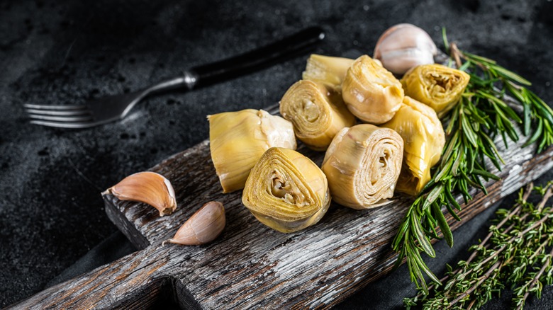 Marinated artichoke hearts with rosemary and garlic