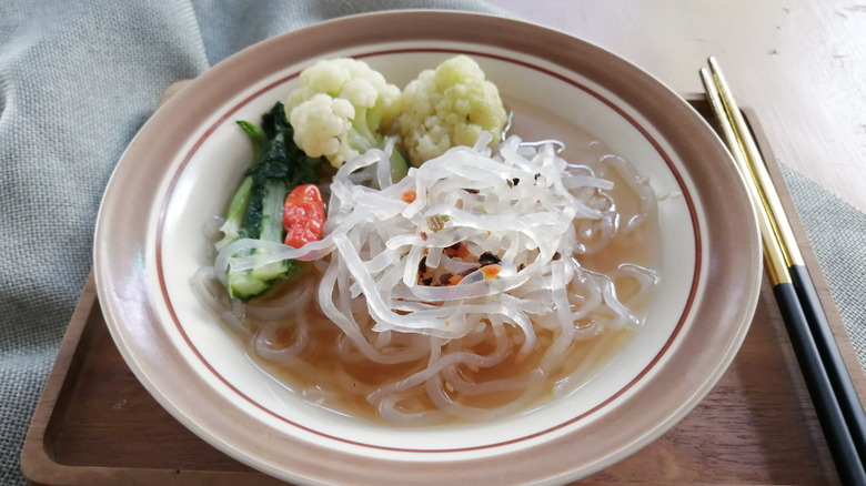 Shirataki noodle, veggies, and broth