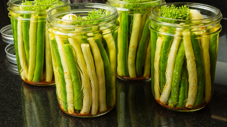 green beans in jars