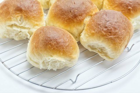 How to Make Hot Cross Buns in 6 Easy Steps