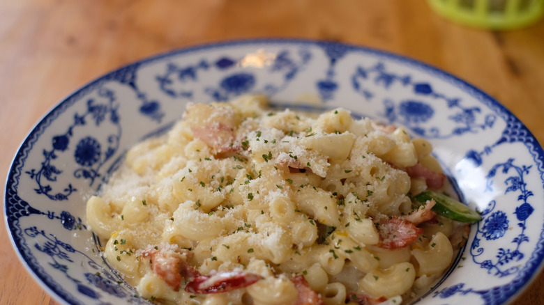 Bobby Flay's Macaroni and Cheese Carbonara