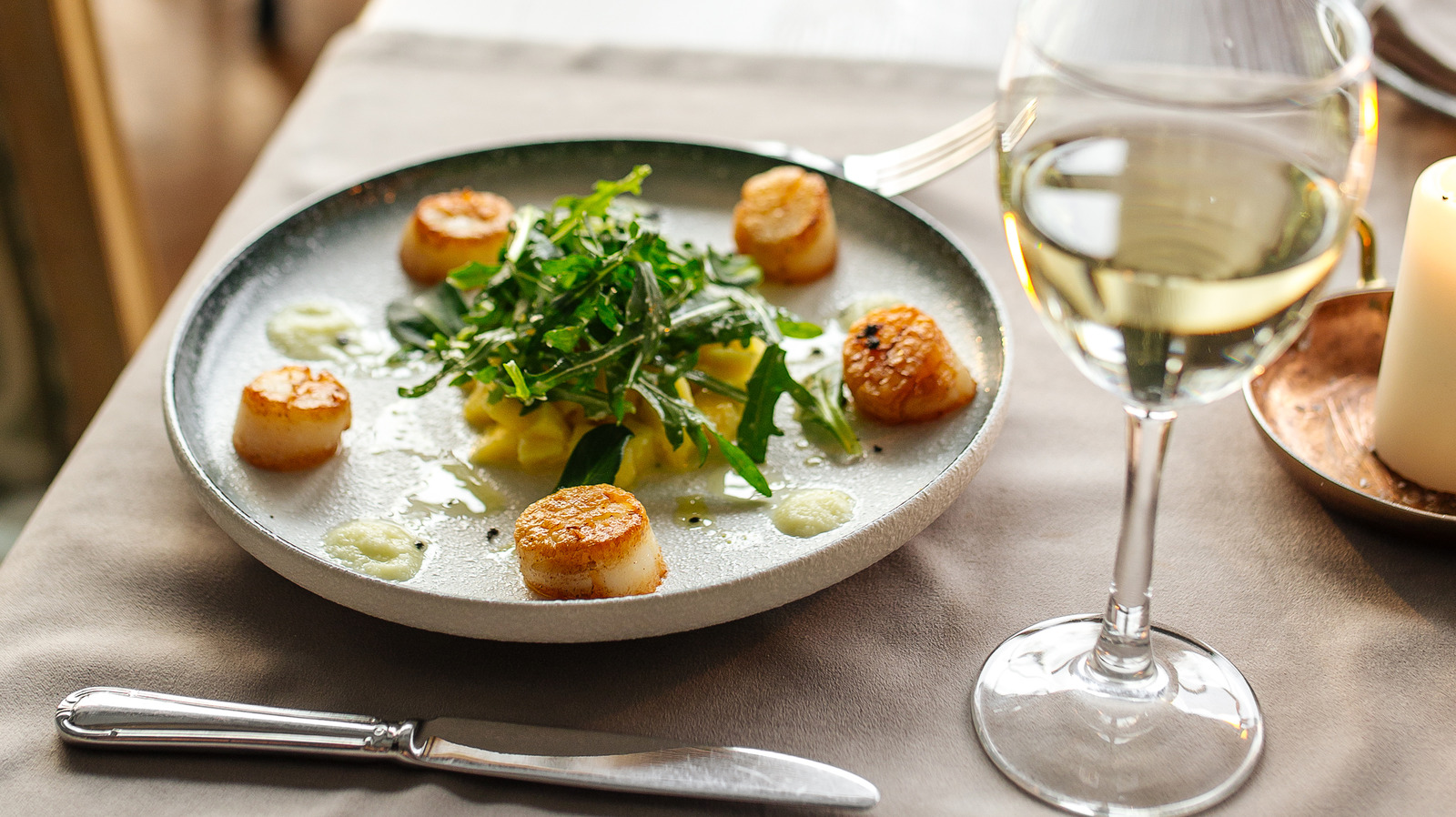 How To Pair Wine With Scallops Like A Sommelier