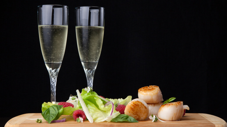 cooked scallops with champagne